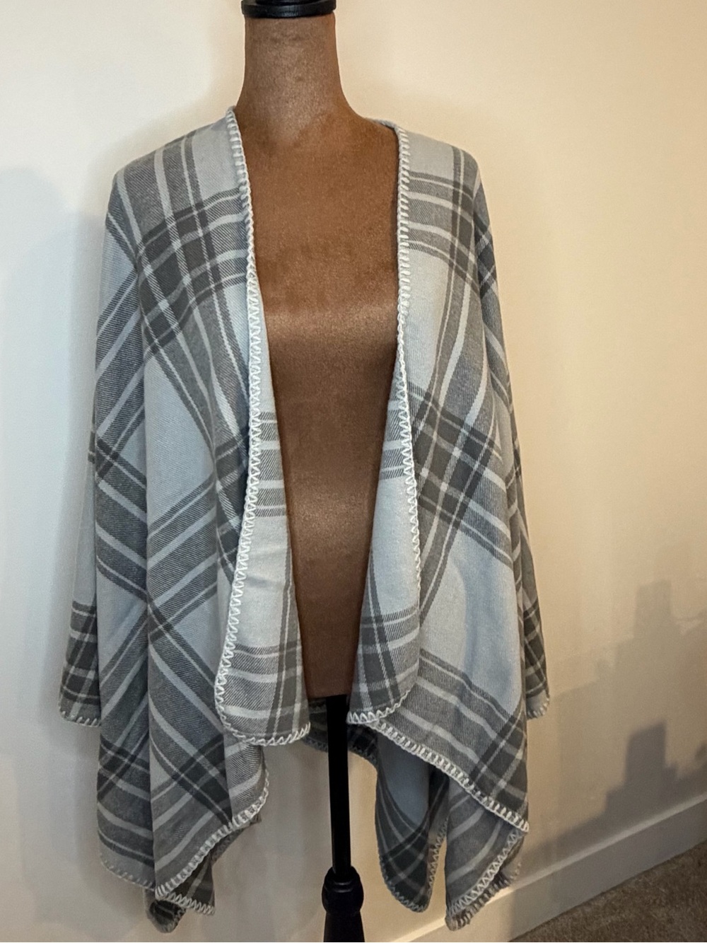 Maurices Gray Ivory Plaid Ruana Poncho Wrap One Size